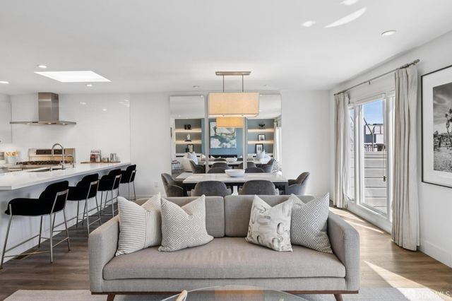 135 Corbett Avenue, San Francisco, CA 94114