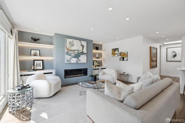 135 Corbett Avenue, San Francisco, CA 94114