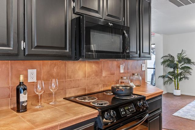 1168 Copper Cottage Ln, Modesto, CA 95355