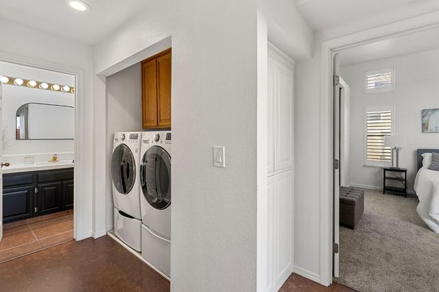 1168 Copper Cottage Ln, Modesto, CA 95355