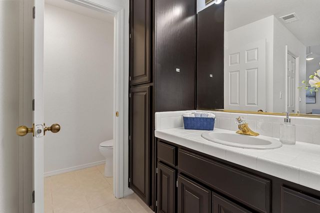 1168 Copper Cottage Ln, Modesto, CA 95355