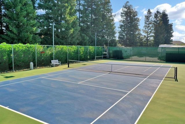 1168 Copper Cottage Ln, Modesto, CA 95355