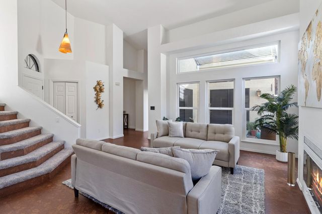 1168 Copper Cottage Ln, Modesto, CA 95355