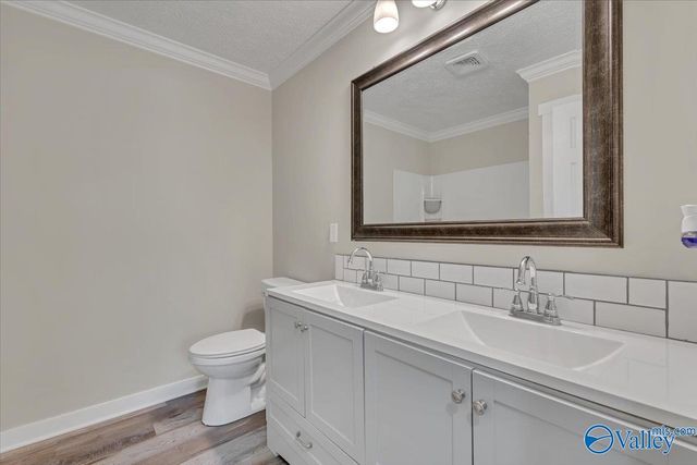 50 Lakeshore Drive, Laceys Spring, AL 35754