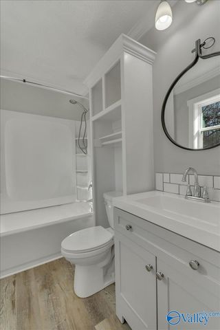 50 Lakeshore Drive, Laceys Spring, AL 35754