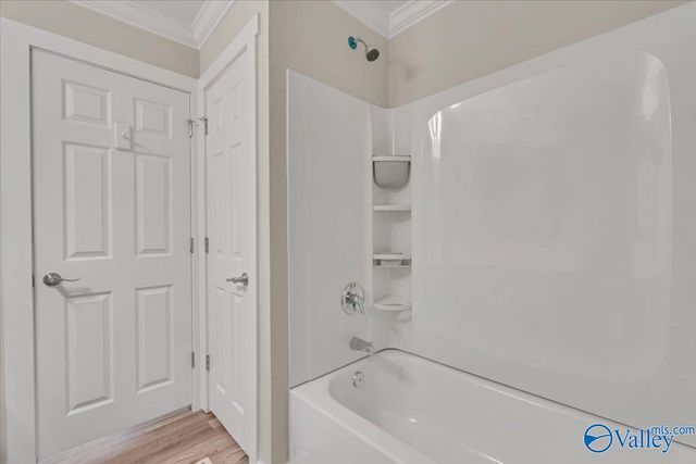 50 Lakeshore Drive, Laceys Spring, AL 35754