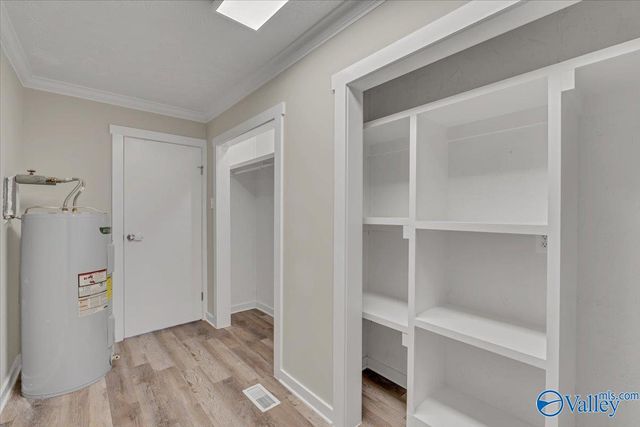 50 Lakeshore Drive, Laceys Spring, AL 35754