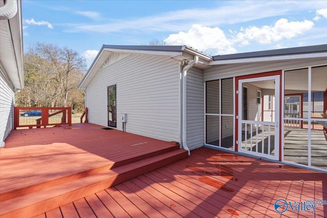 50 Lakeshore Drive, Laceys Spring, AL 35754