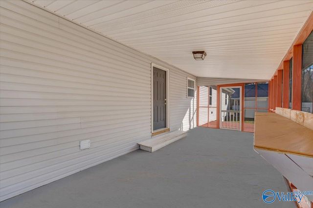 50 Lakeshore Drive, Laceys Spring, AL 35754