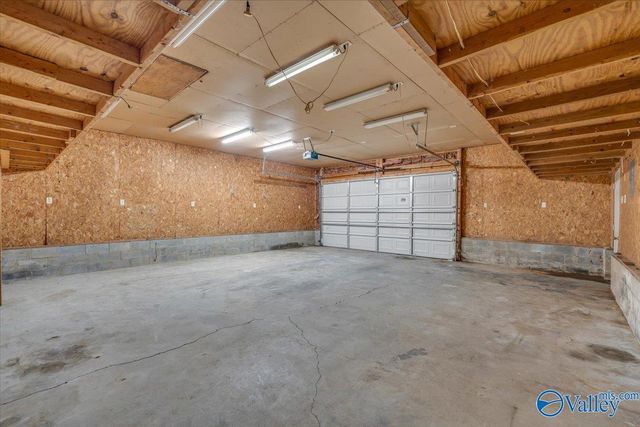 50 Lakeshore Drive, Laceys Spring, AL 35754