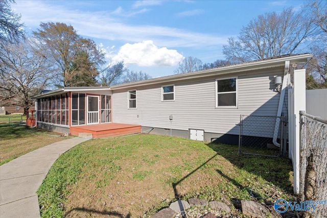 50 Lakeshore Drive, Laceys Spring, AL 35754