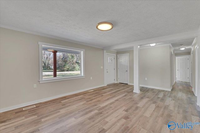 50 Lakeshore Drive, Laceys Spring, AL 35754