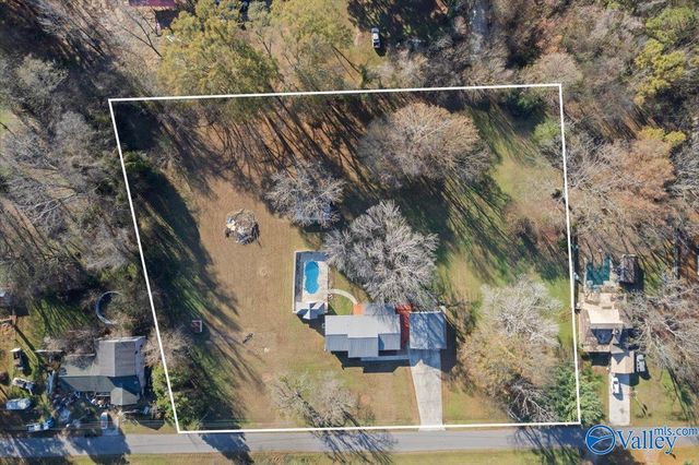 50 Lakeshore Drive, Laceys Spring, AL 35754