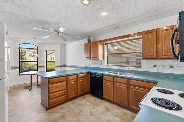 1918 ARMONDO DRIVE, The Villages, FL 32159