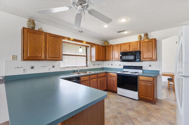 1918 ARMONDO DRIVE, The Villages, FL 32159