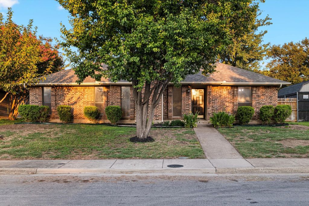 2728 Daybreak Drive, Dallas, TX 75287