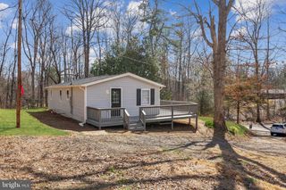 2215 W HOOVER RD, Haywood, VA 22722