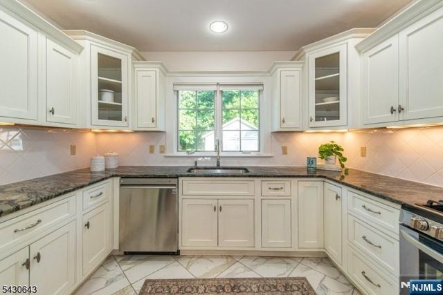 39 Essex Avenue, Montclair, NJ 07042