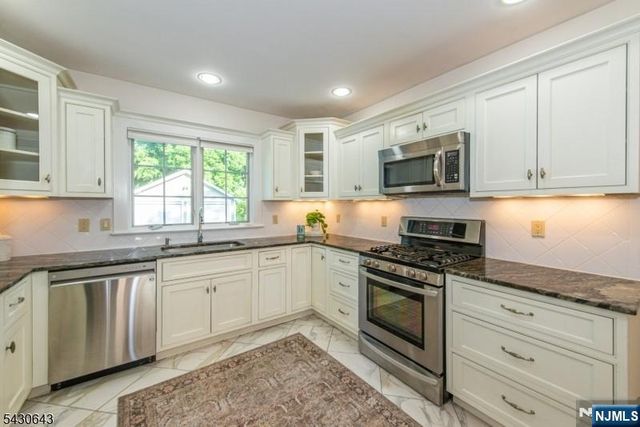 39 Essex Avenue, Montclair, NJ 07042