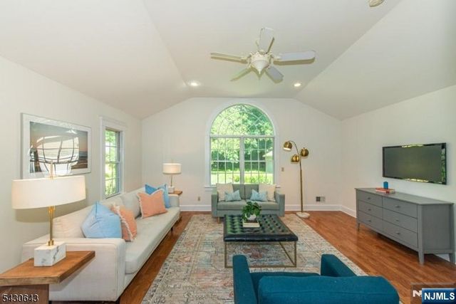39 Essex Avenue, Montclair, NJ 07042