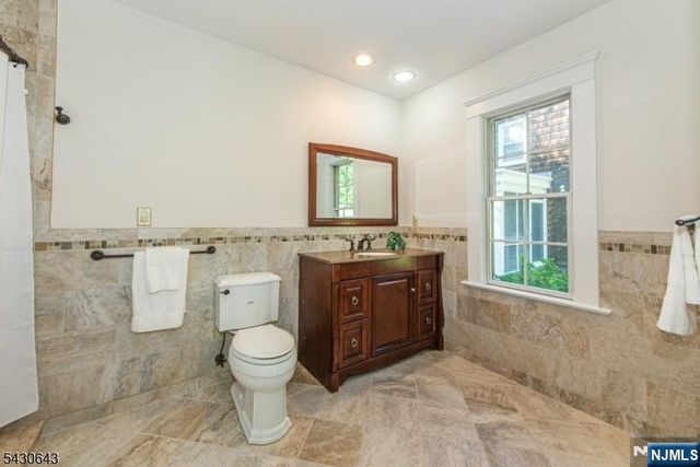 39 Essex Avenue, Montclair, NJ 07042