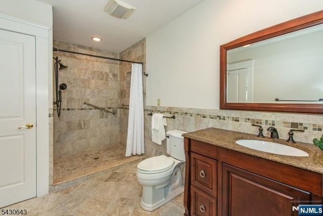 39 Essex Avenue, Montclair, NJ 07042