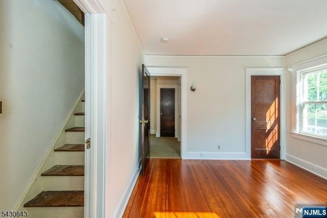 39 Essex Avenue, Montclair, NJ 07042