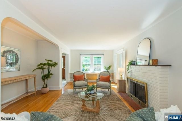 39 Essex Avenue, Montclair, NJ 07042