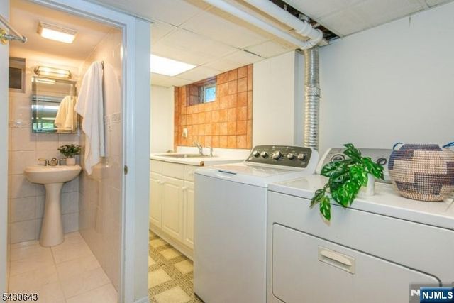 39 Essex Avenue, Montclair, NJ 07042