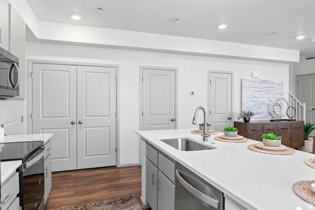 488 N WEBER RIVER ST, Saratoga Springs, UT 84045