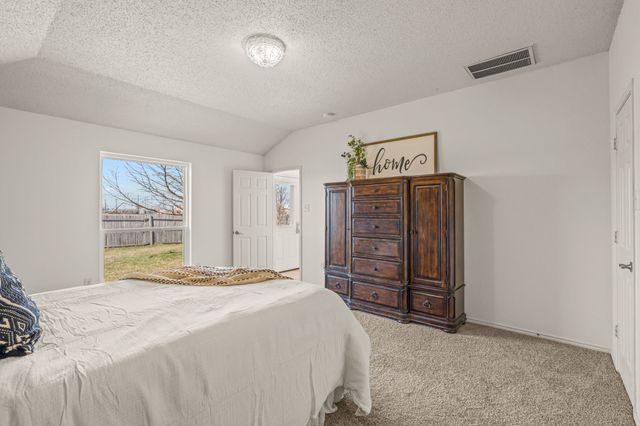 105 Thoroughbred Drive, Krum, TX 76249