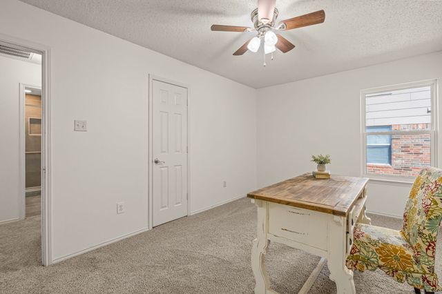 105 Thoroughbred Drive, Krum, TX 76249