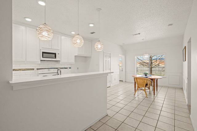 105 Thoroughbred Drive, Krum, TX 76249