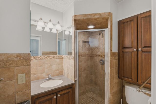 1633 N Charles St, Wichita, KS 67203