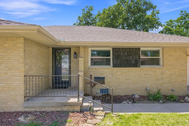1633 N Charles St, Wichita, KS 67203