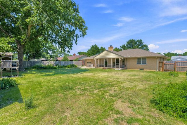 1633 N Charles St, Wichita, KS 67203