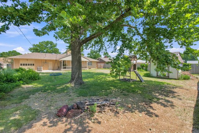 1633 N Charles St, Wichita, KS 67203