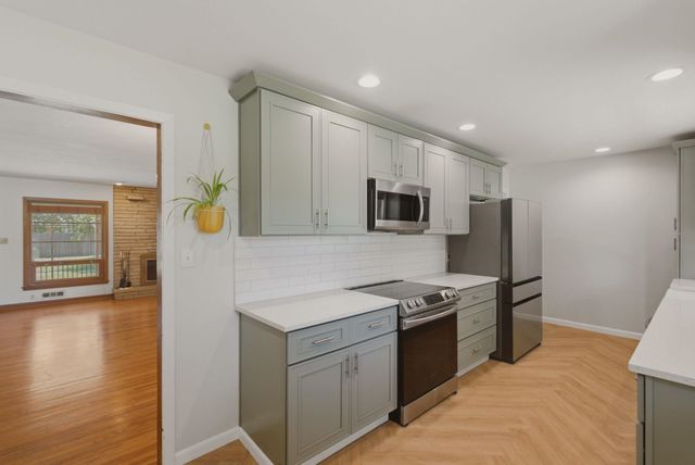 1633 N Charles St, Wichita, KS 67203