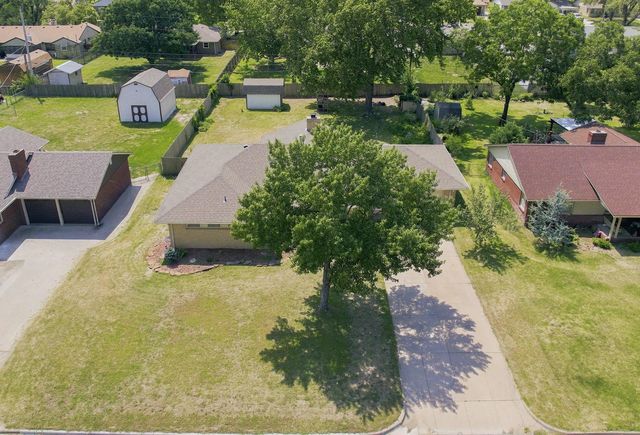 1633 N Charles St, Wichita, KS 67203