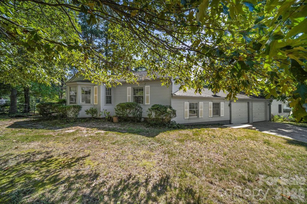 1011 Holland Avenue, Gastonia, NC 28052