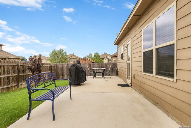 617 COMMUNITY DR, New Braunfels, TX 78132