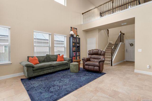 617 COMMUNITY DR, New Braunfels, TX 78132