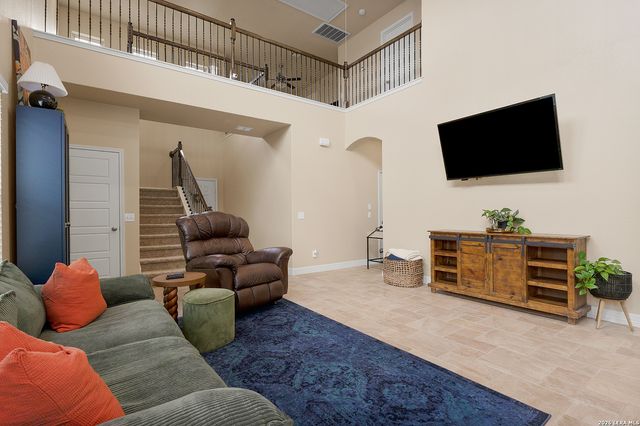 617 COMMUNITY DR, New Braunfels, TX 78132
