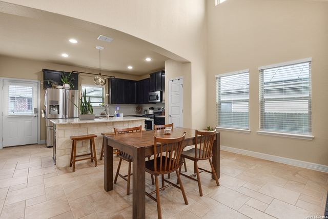 617 COMMUNITY DR, New Braunfels, TX 78132