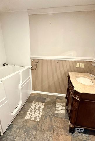 1018 Ted Bates Road, Evergreen, AL 36401