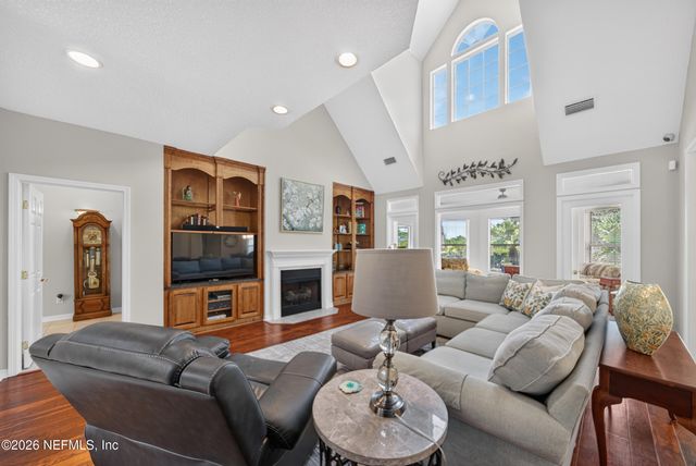 1045 CEDAR BAY Road, Jacksonville, FL 32218