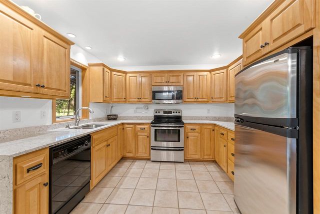 3193 OPEN GATE TRAIL, Green Bay, WI 54313