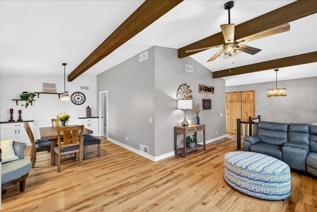 102 Kensington Lane, Waunakee, WI 53597