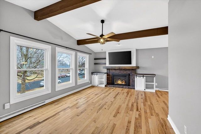 102 Kensington Lane, Waunakee, WI 53597