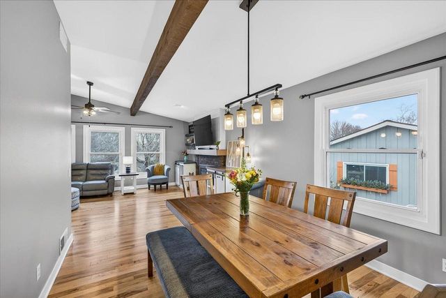 102 Kensington Lane, Waunakee, WI 53597